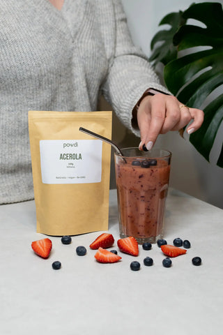Šaltyje džiovintos (liofilizuotos) acerolos miltelių kokteilis