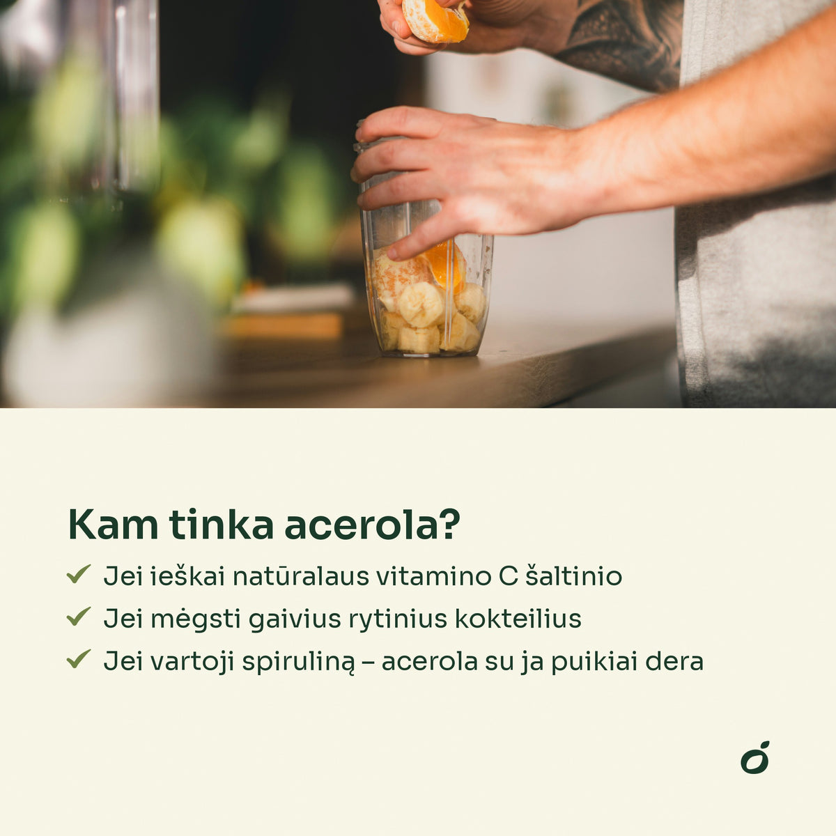 Vyras gamina vaisių kokteilį – kam tinka acerola