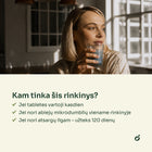 Moteris virtuvėje geria vandenį – kam tinka spirulinos, chlorellos ir muilo rinkinys