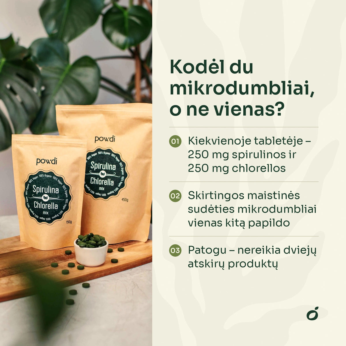 Spirulinos ir chlorellos tablečių pakuotės ir dubenėlis su tabletėmis