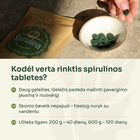 Spirulinos tabletės dubenėlyje prie pakuotės – kodėl verta rinktis spirulinos tabletes